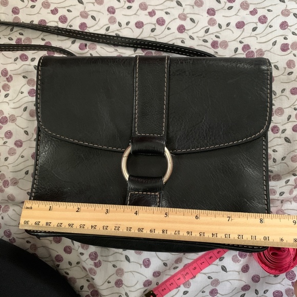 Fossil genuine black leather crossbody - Picture 6 of 12